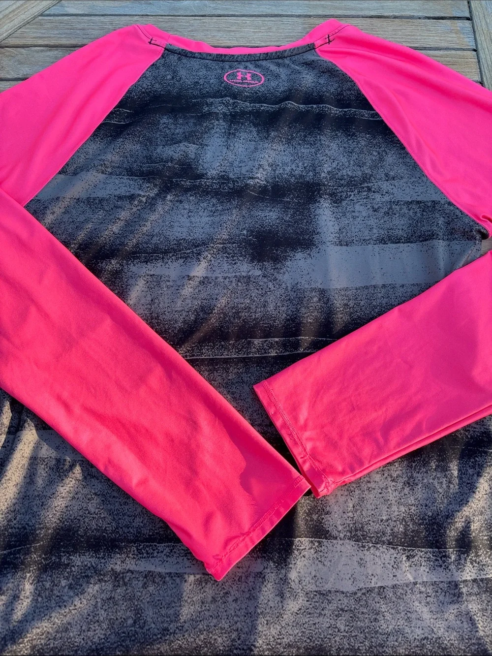 UNDER ARMOUR Pink/Black L Supergirl Heat Gear Performance Top (L-128) - Picture 6 of 9